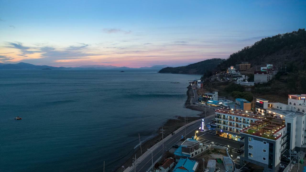 Gold Beach Resort Yeosu Exterior foto